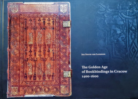 Przejdź do cyfrowej wersji albumu The Golden Age of bookbindings in Cracow 1400-1600, dostępnego w Jagiellońskiej Bibliotece Cyfrowej
