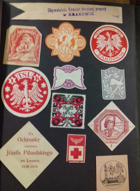 Photo no. 16 (16)
                                                         Nalepki i odznaki dotyczące Legionów Polskich (1914-1918)
                            
